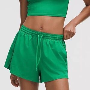 BNWOT Court Rival High-Rise Short 3"